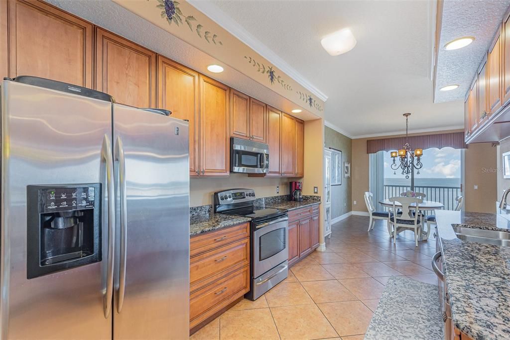 待售: $599,000 (3 贝兹, 3 浴室, 2700 平方英尺)