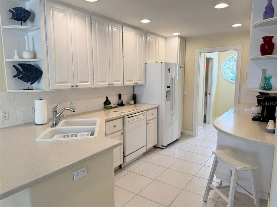 Active With Contract: $4,500 (3 beds, 2 baths, 1672 Square Feet)