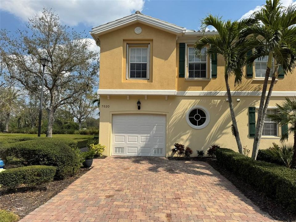 Active With Contract: $4,500 (3 beds, 2 baths, 1672 Square Feet)