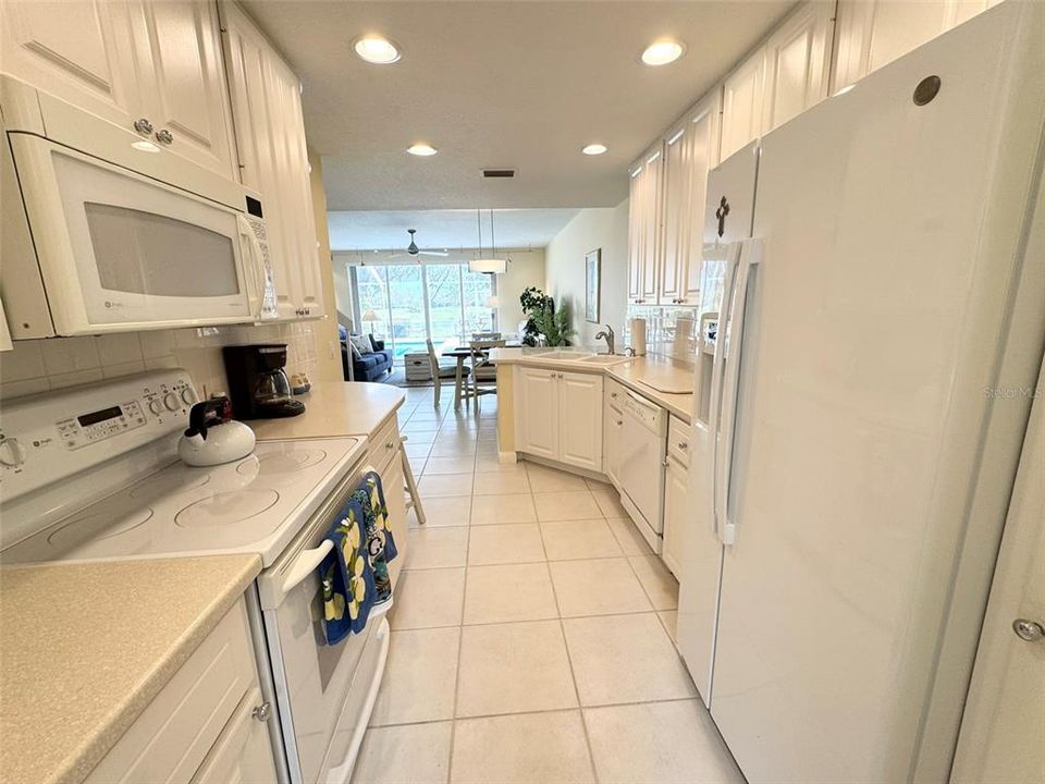 Active With Contract: $4,500 (3 beds, 2 baths, 1672 Square Feet)