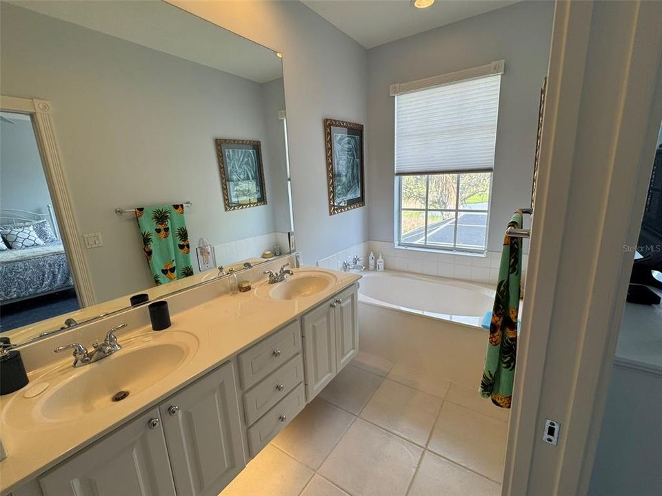 Active With Contract: $4,500 (3 beds, 2 baths, 1672 Square Feet)