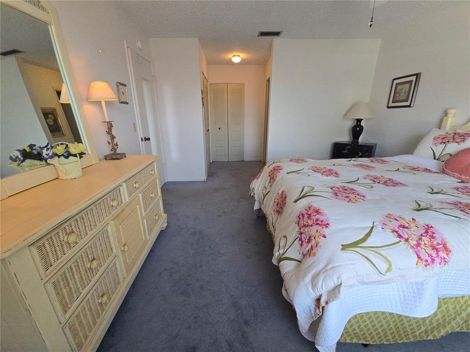 Activo con contrato: $139,900 (2 camas, 2 baños, 1025 Pies cuadrados)