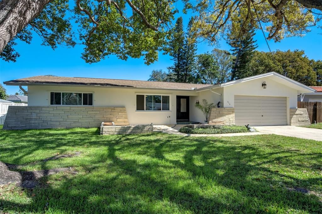 最近售出: $600,000 (3 贝兹, 2 浴室, 1695 平方英尺)