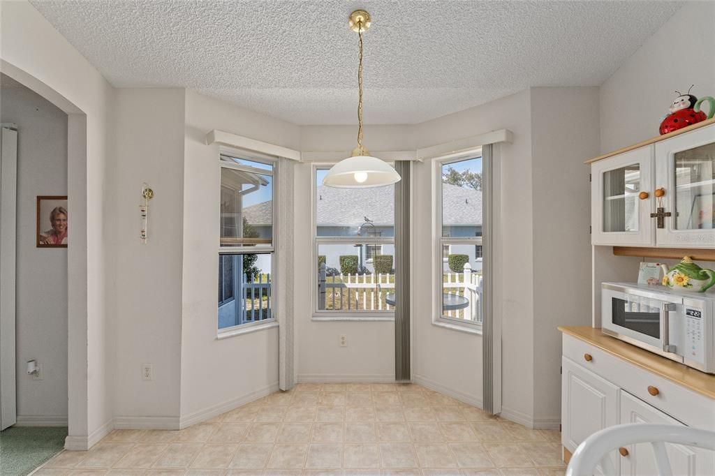 合同活跃: $290,000 (3 贝兹, 2 浴室, 1520 平方英尺)