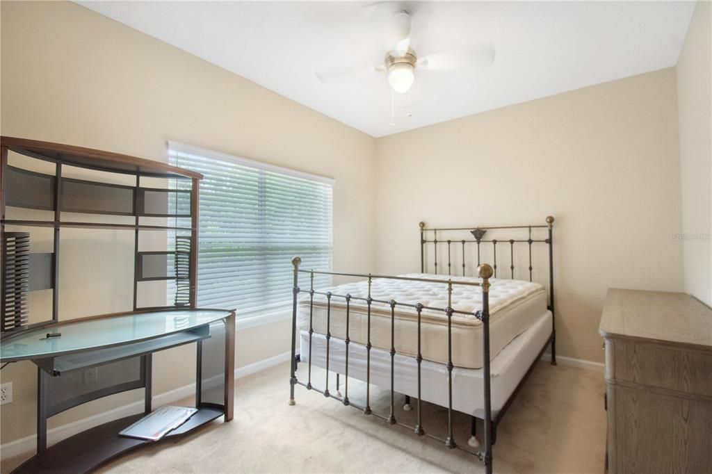 En Venta: $699,900 (3 camas, 3 baños, 2907 Pies cuadrados)