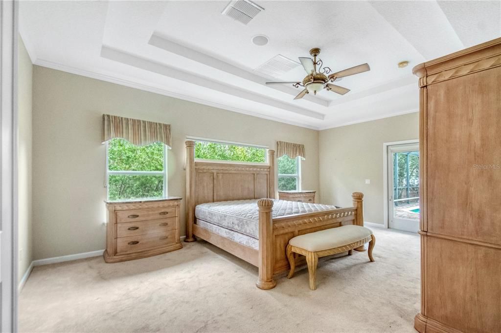 En Venta: $699,900 (3 camas, 3 baños, 2907 Pies cuadrados)