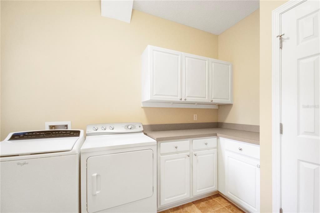 En Venta: $699,900 (3 camas, 3 baños, 2907 Pies cuadrados)