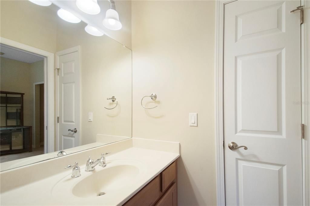 En Venta: $699,900 (3 camas, 3 baños, 2907 Pies cuadrados)