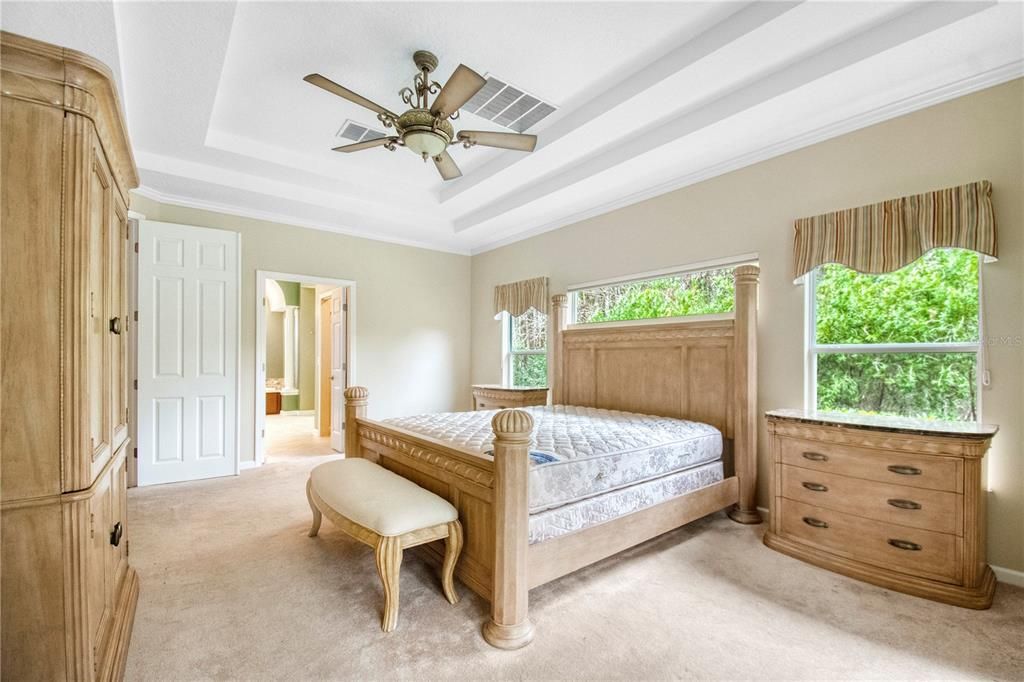 En Venta: $699,900 (3 camas, 3 baños, 2907 Pies cuadrados)