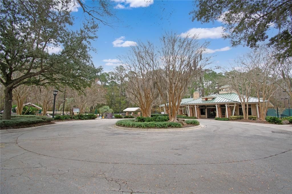 En Venta: $699,900 (3 camas, 3 baños, 2907 Pies cuadrados)