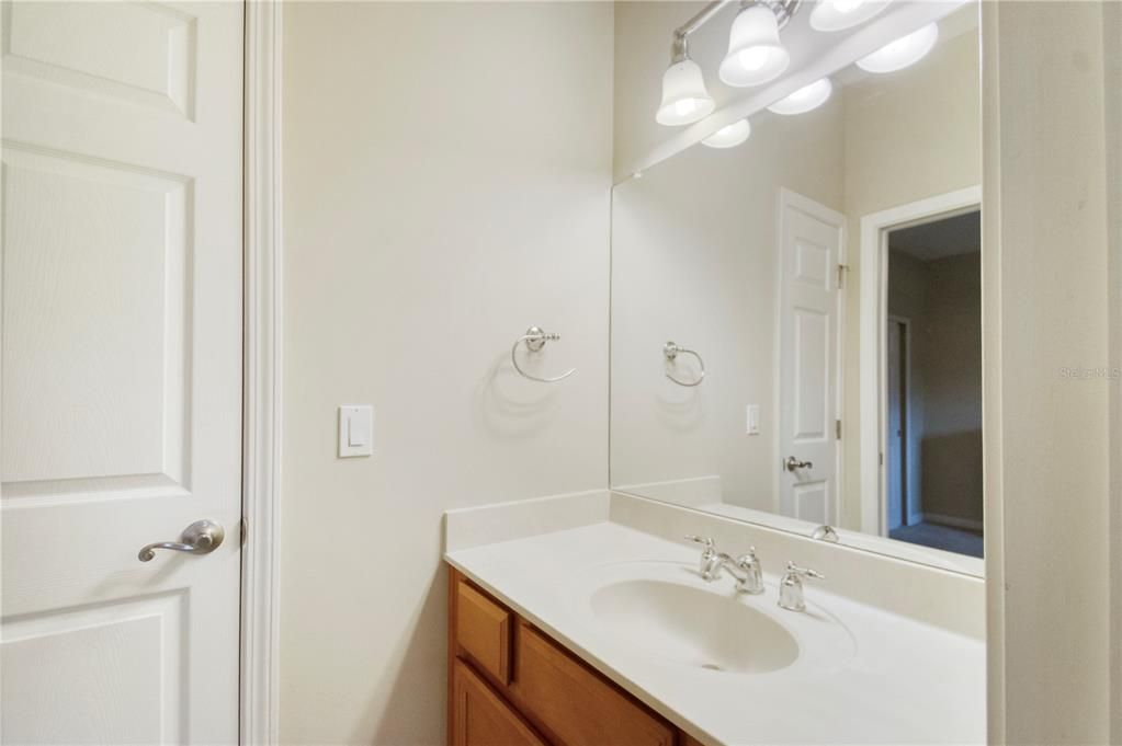 En Venta: $699,900 (3 camas, 3 baños, 2907 Pies cuadrados)