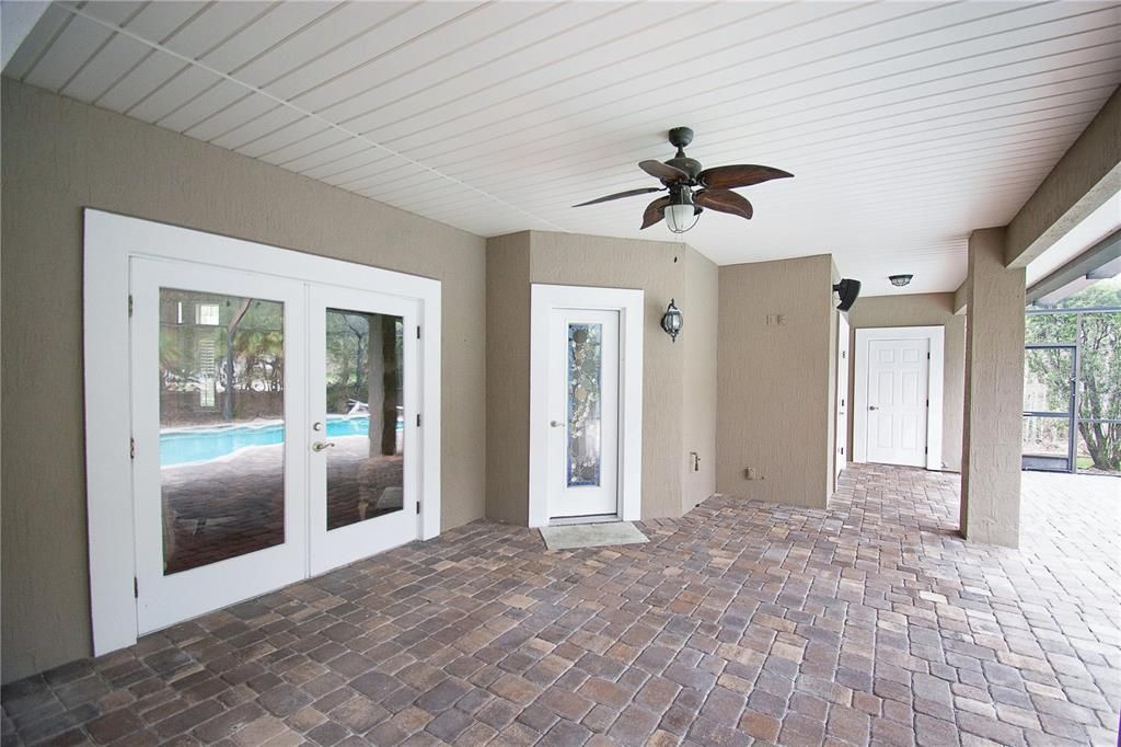 En Venta: $699,900 (3 camas, 3 baños, 2907 Pies cuadrados)