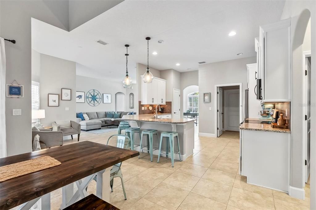 待售: $1,350,000 (4 贝兹, 4 浴室, 2918 平方英尺)