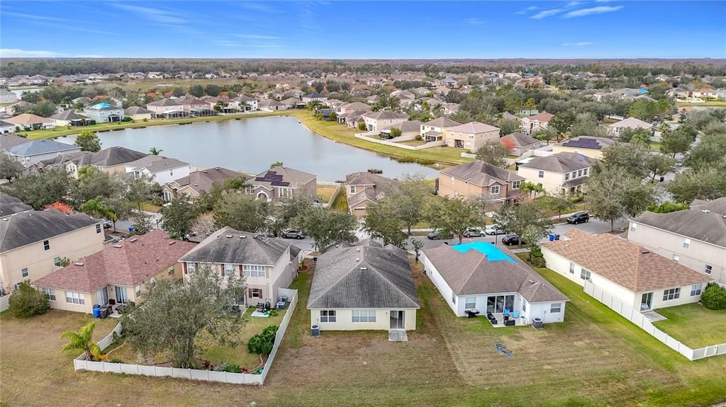 Под контрактом: $2,500 (4 спален, 2 ванн, 1923 Квадратных фут)