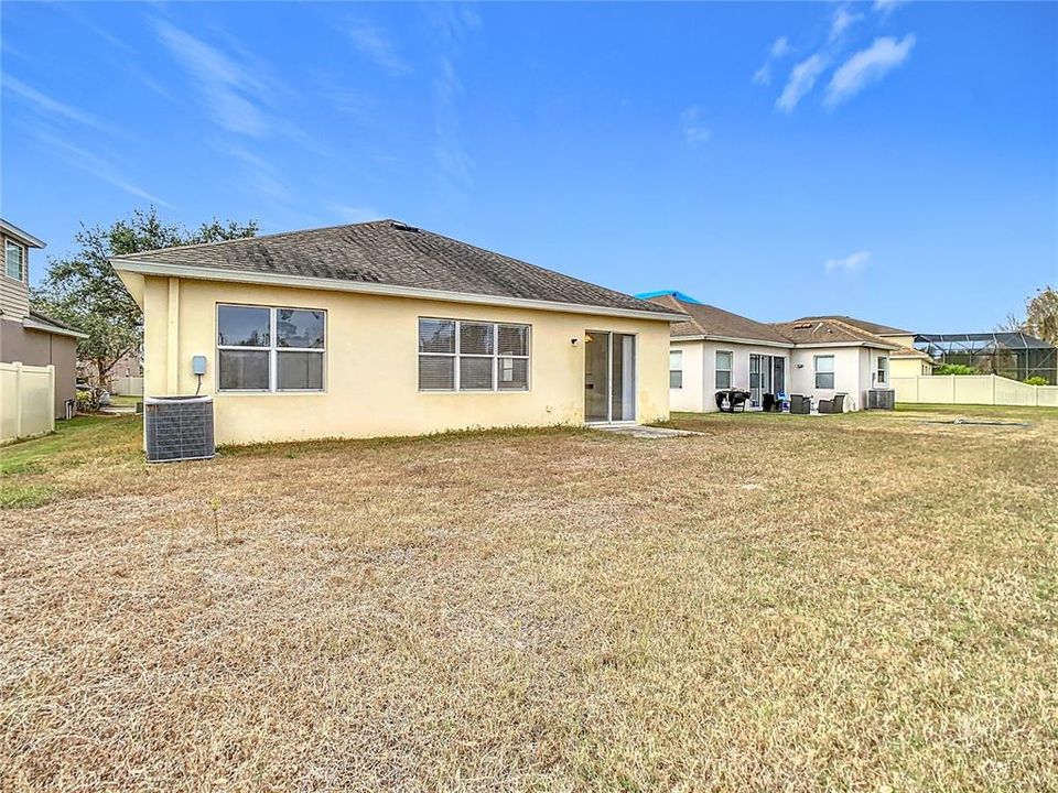 Под контрактом: $2,500 (4 спален, 2 ванн, 1923 Квадратных фут)