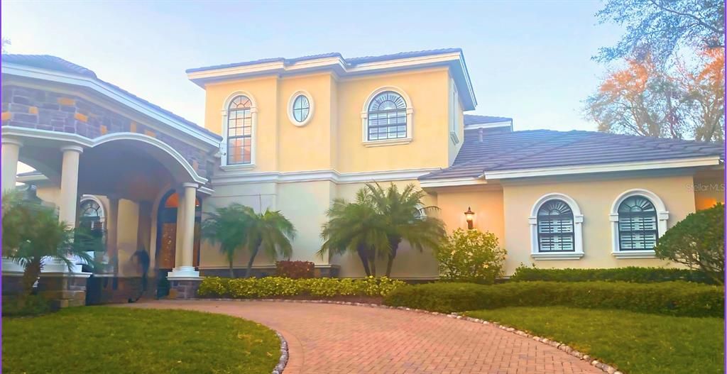 Recently Sold: $2,180,000 (4 beds, 5 baths, 4721 Square Feet)