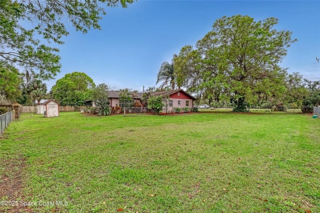 Recently Sold: $320,000 (3 beds, 2 baths, 1791 Square Feet)