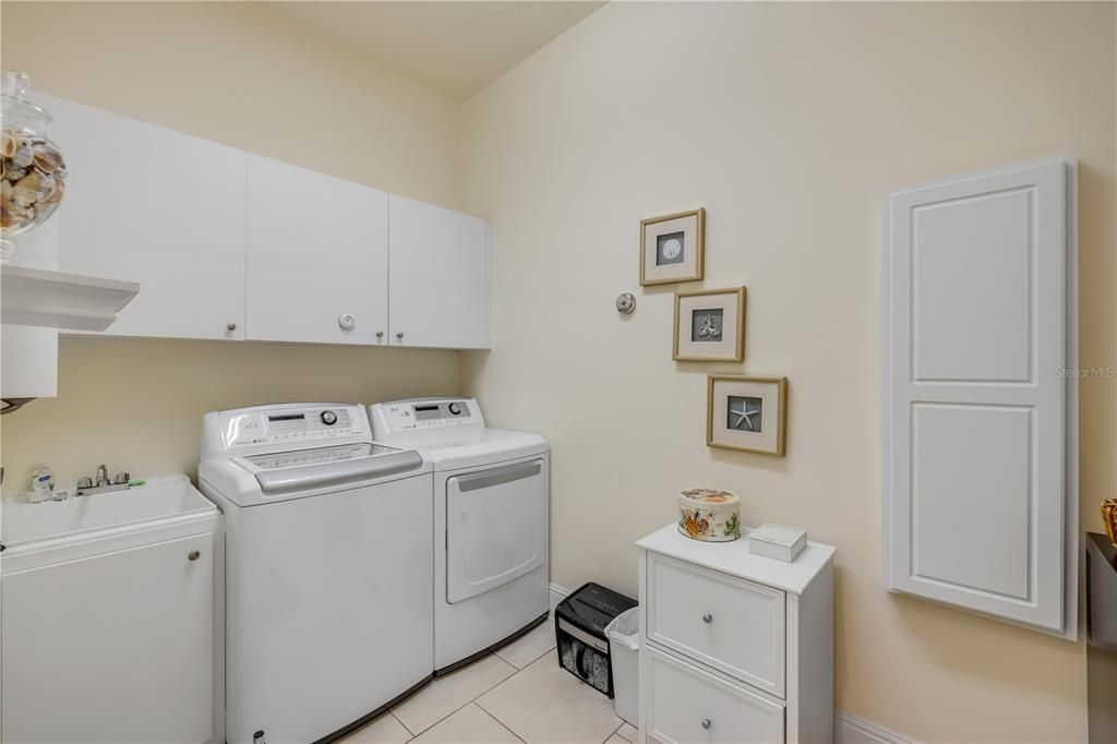 待售: $936,900 (3 贝兹, 2 浴室, 2232 平方英尺)