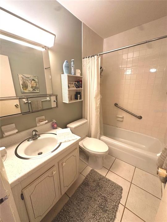 For Sale: $299,900 (2 beds, 1 baths, 902 Square Feet)