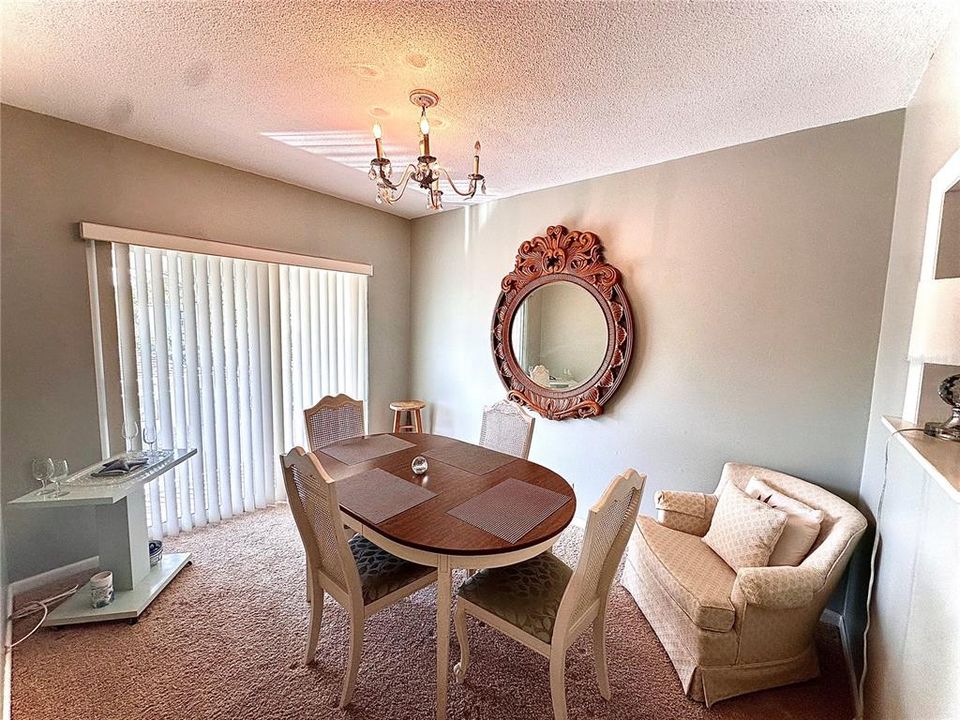 For Sale: $299,900 (2 beds, 1 baths, 902 Square Feet)