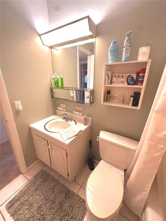 For Sale: $299,900 (2 beds, 1 baths, 902 Square Feet)