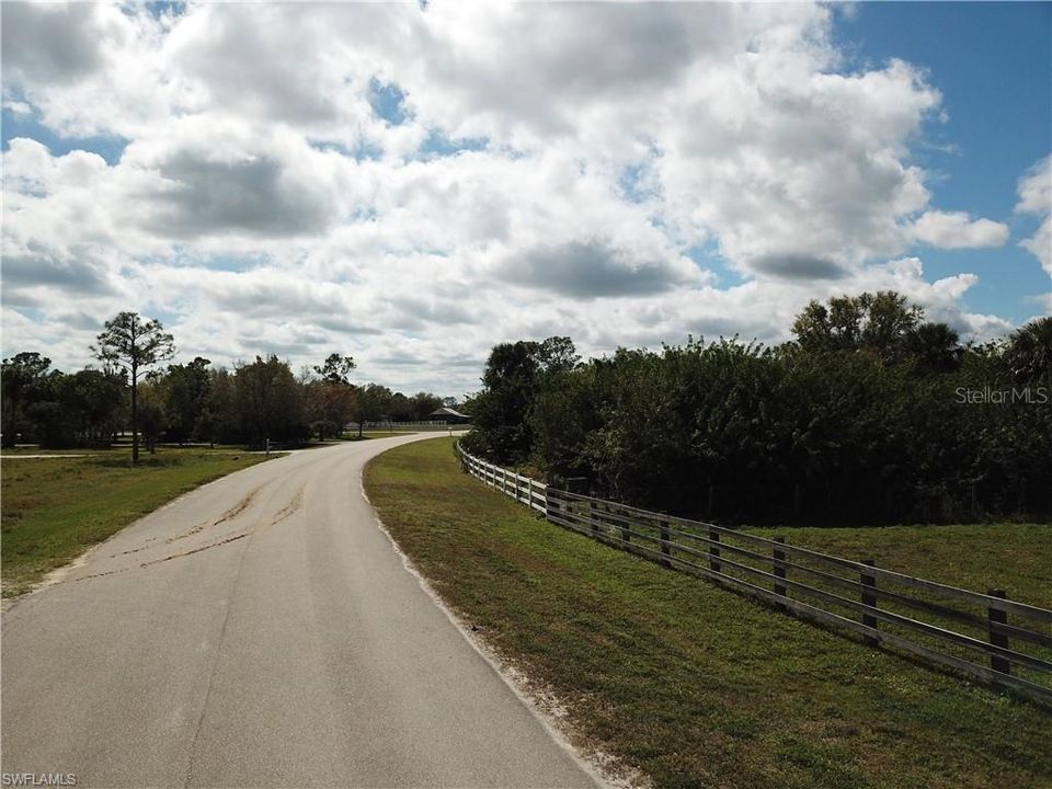 待售: $160,000 (3.11 acres)