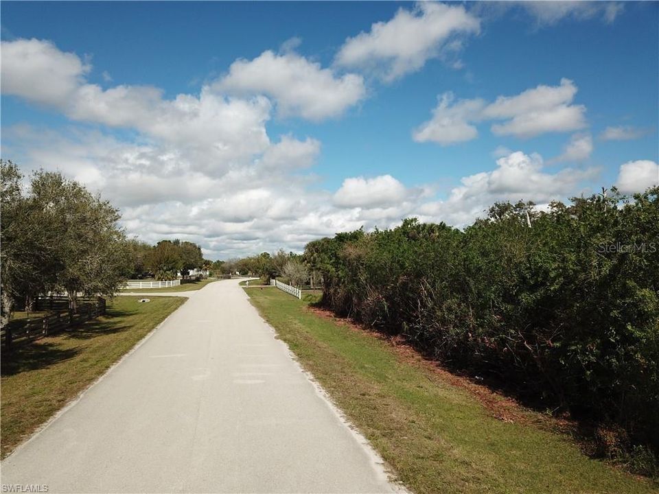 待售: $160,000 (3.11 acres)