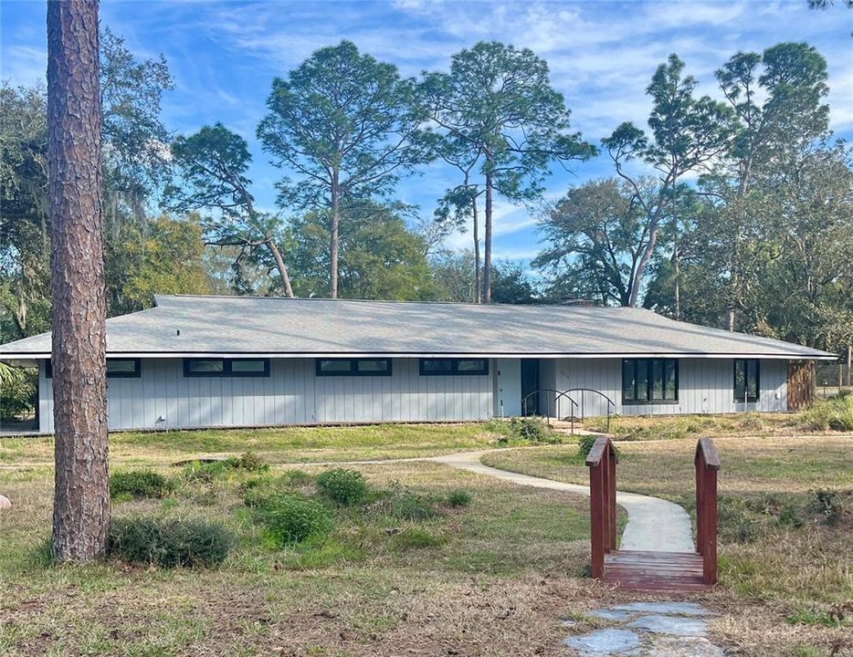 Недавно продано: $290,000 (4 спален, 3 ванн, 2773 Квадратных фут)