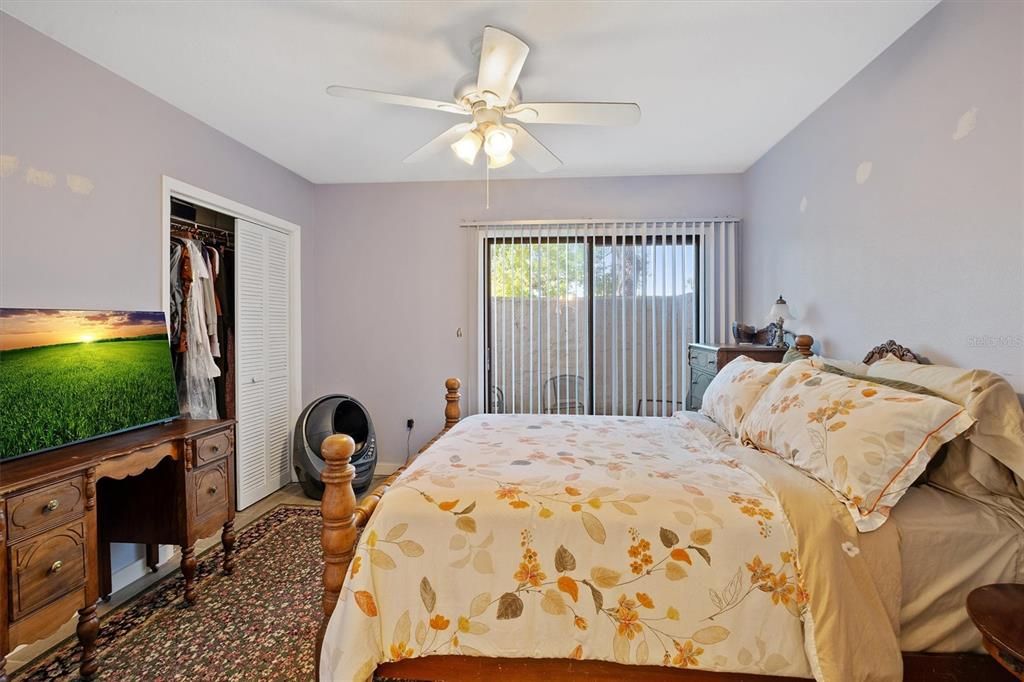 For Sale: $159,900 (2 beds, 2 baths, 1280 Square Feet)