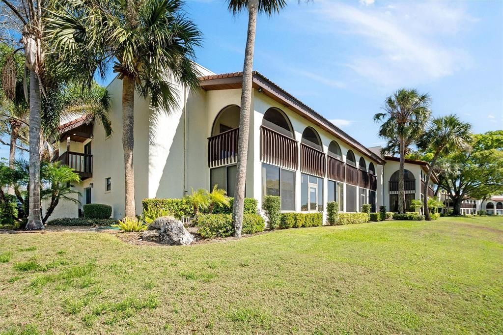 For Sale: $159,900 (2 beds, 2 baths, 1280 Square Feet)