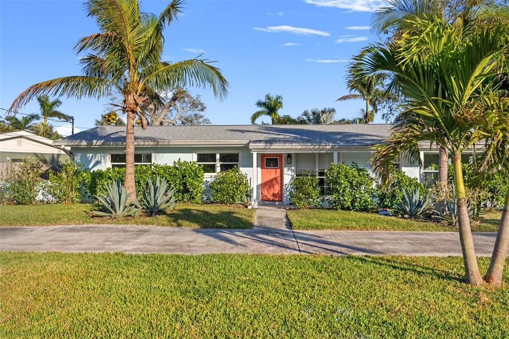 最近售出: $360,000 (3 贝兹, 2 浴室, 1690 平方英尺)