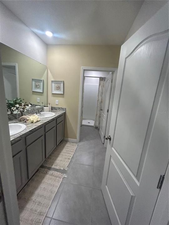 For Rent: $2,400 (3 beds, 2 baths, 1758 Square Feet)