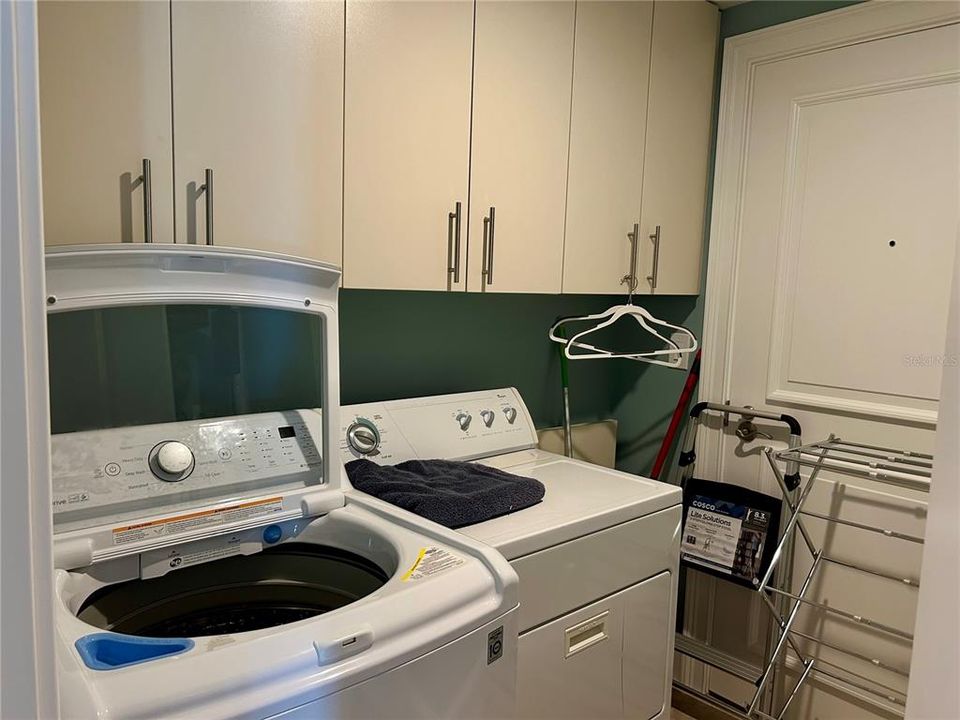 出租: $12,500 (2 贝兹, 2 浴室, 2288 平方英尺)