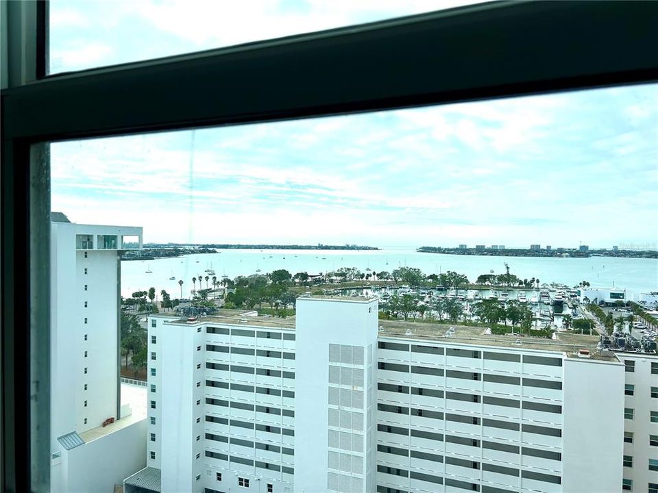 出租: $12,500 (2 贝兹, 2 浴室, 2288 平方英尺)