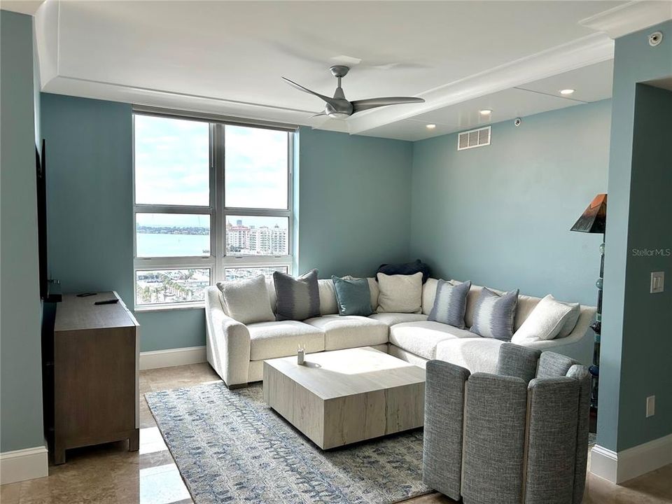 出租: $12,500 (2 贝兹, 2 浴室, 2288 平方英尺)