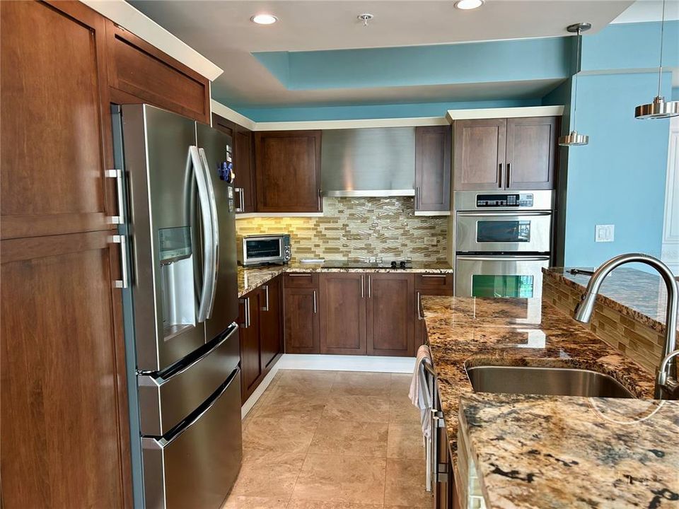 出租: $12,500 (2 贝兹, 2 浴室, 2288 平方英尺)