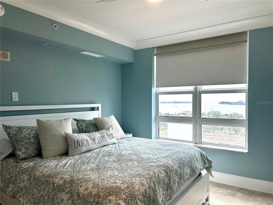 出租: $12,500 (2 贝兹, 2 浴室, 2288 平方英尺)