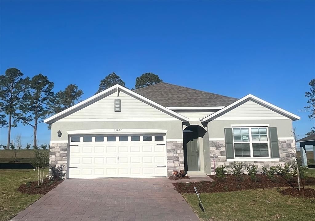 Recently Sold: $375,000 (4 beds, 2 baths, 1828 Square Feet)