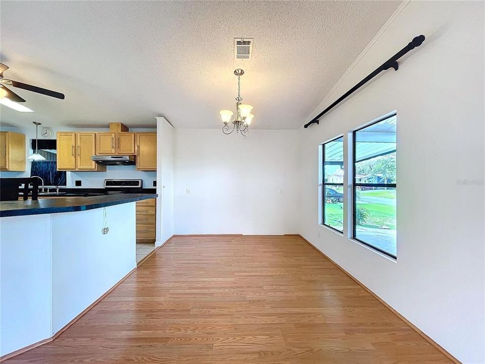 Active With Contract: $119,000 (2 beds, 2 baths, 1128 Square Feet)