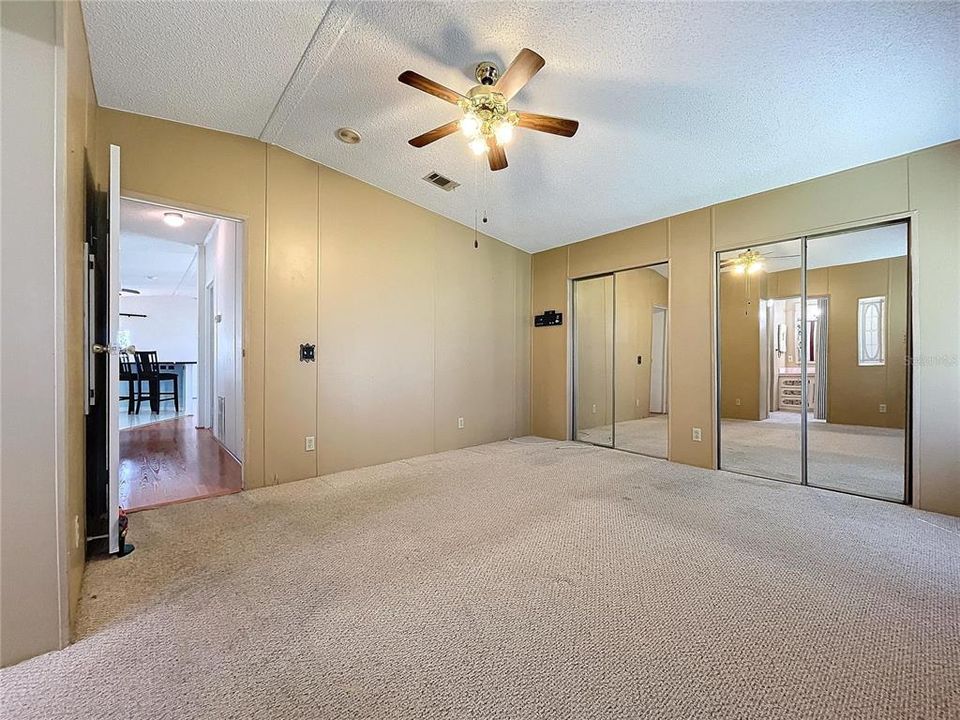 Active With Contract: $119,000 (2 beds, 2 baths, 1128 Square Feet)