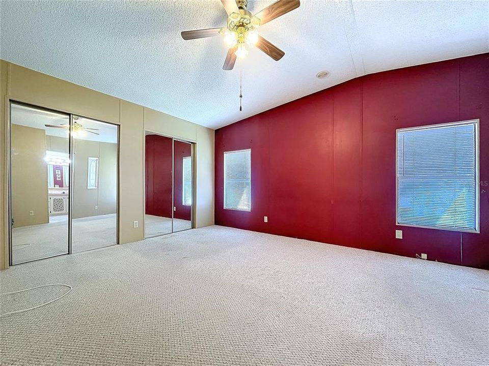 Active With Contract: $119,000 (2 beds, 2 baths, 1128 Square Feet)