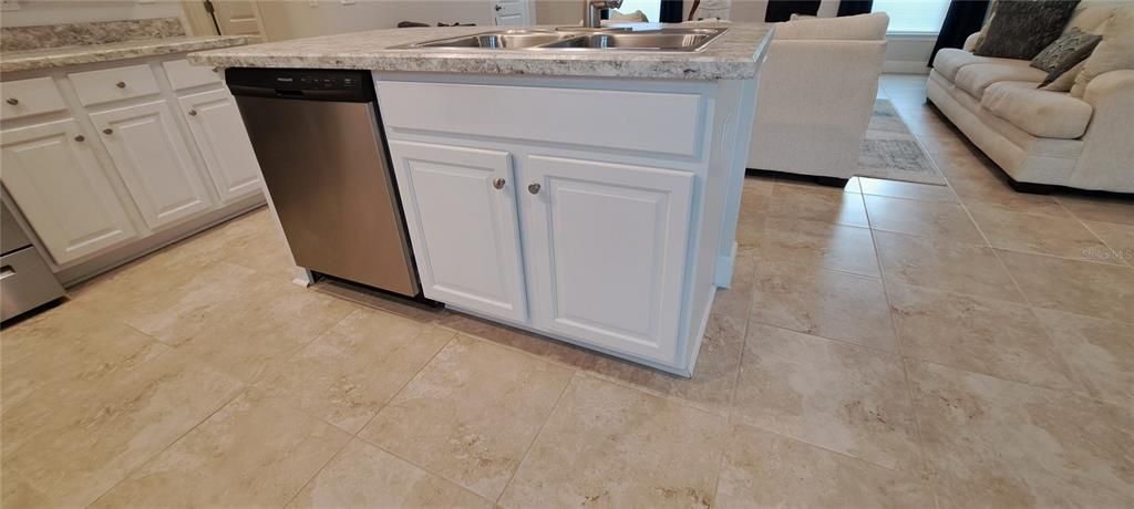 For Sale: $297,990 (3 beds, 2 baths, 1529 Square Feet)