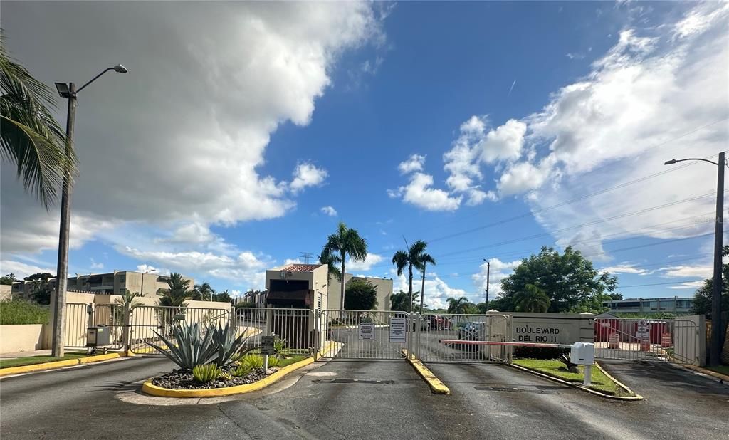 最近售出: $245,000 (3 贝兹, 2 浴室, 1125 平方英尺)