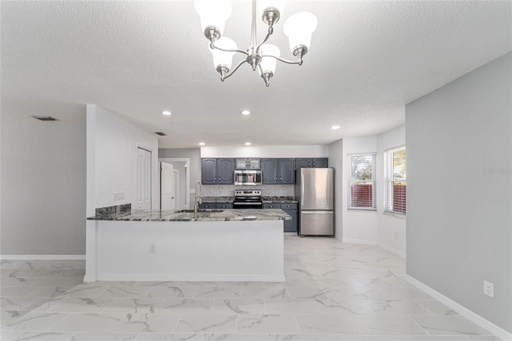 На продажу: $389,000 (3 спален, 2 ванн, 2240 Квадратных фут)