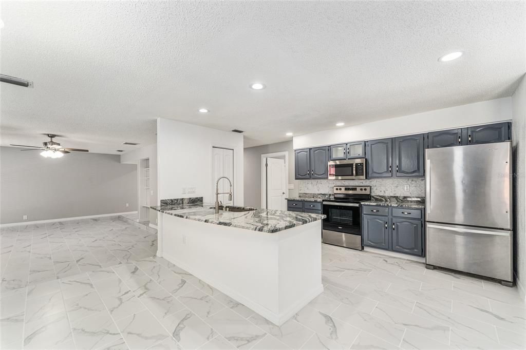 На продажу: $389,000 (3 спален, 2 ванн, 2240 Квадратных фут)