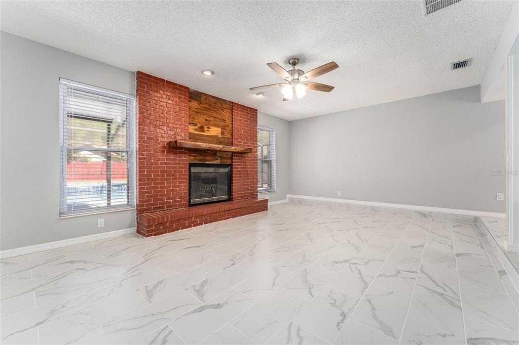 На продажу: $389,000 (3 спален, 2 ванн, 2240 Квадратных фут)