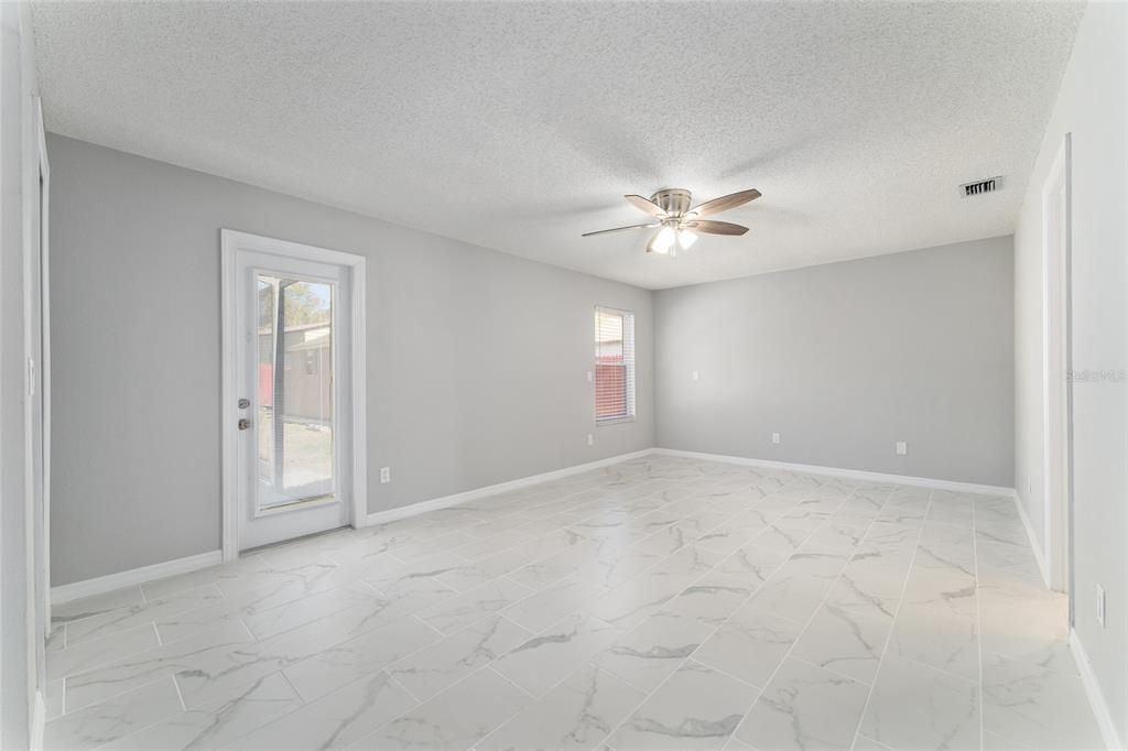 На продажу: $389,000 (3 спален, 2 ванн, 2240 Квадратных фут)