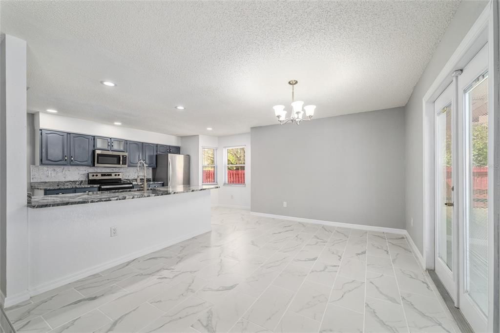 На продажу: $389,000 (3 спален, 2 ванн, 2240 Квадратных фут)