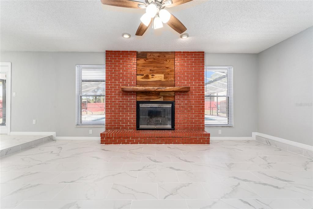 На продажу: $389,000 (3 спален, 2 ванн, 2240 Квадратных фут)