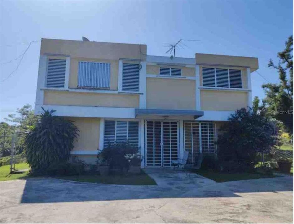 最近售出: $449,000 (3 贝兹, 2 浴室, 2277 平方英尺)